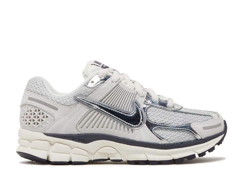 Nike Zoom Vomero "Photon Dust Metallic Silver" (W)